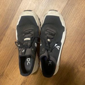 On CloudVenture - Women’s Size 10